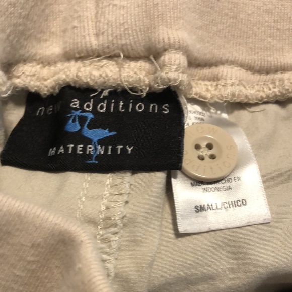 🎉 4 for $20 New Additions Khaki Capris - Picture 8 of 8